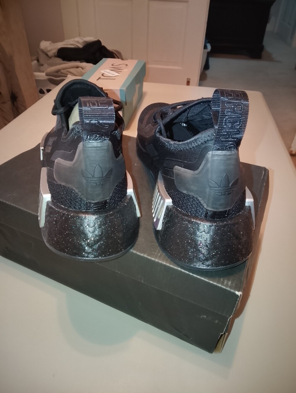 BNIB ADIDAS NMD R1 SPECTOO - Picture 4 of 10